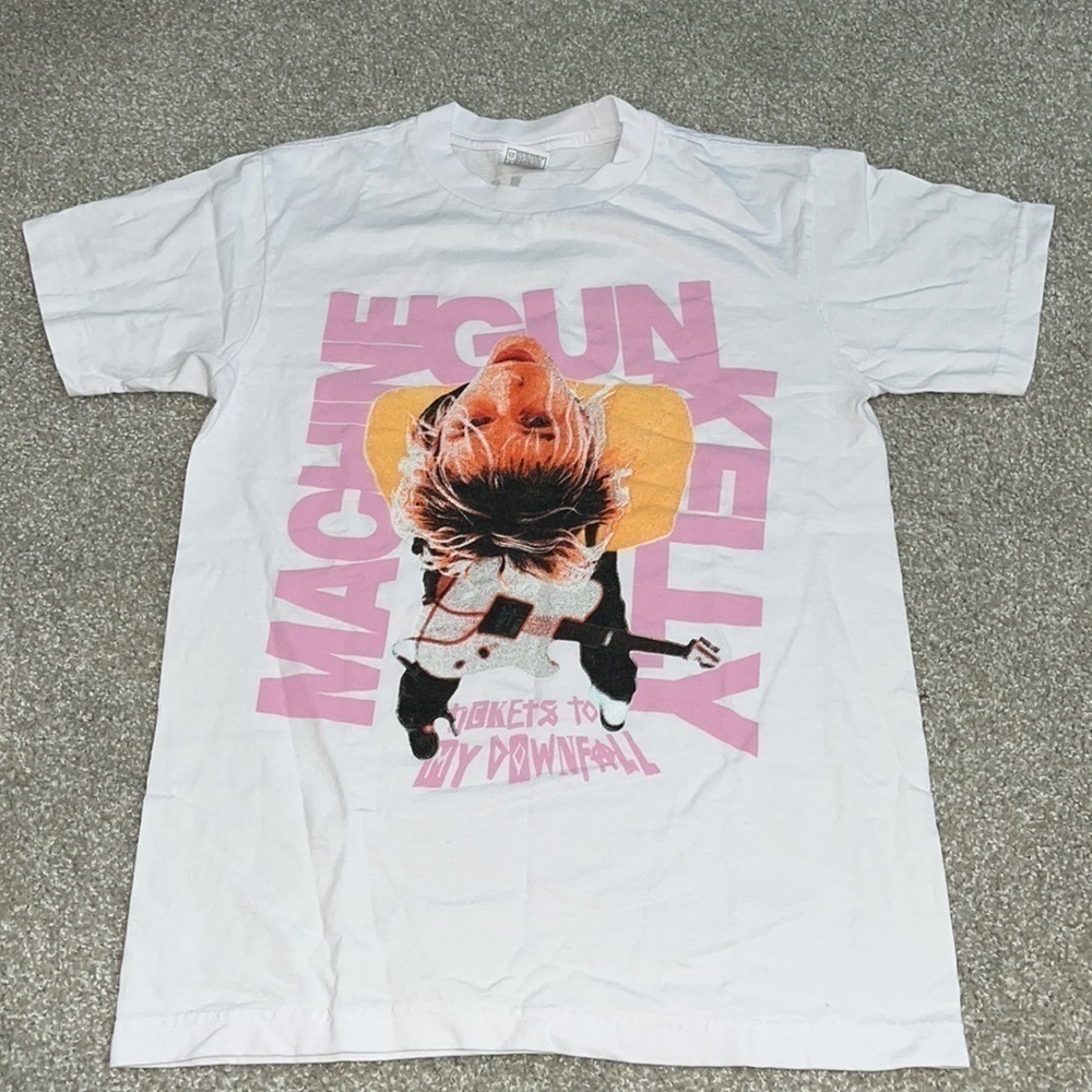 Machine gun kelly white t shirt tickets to my downfall tour